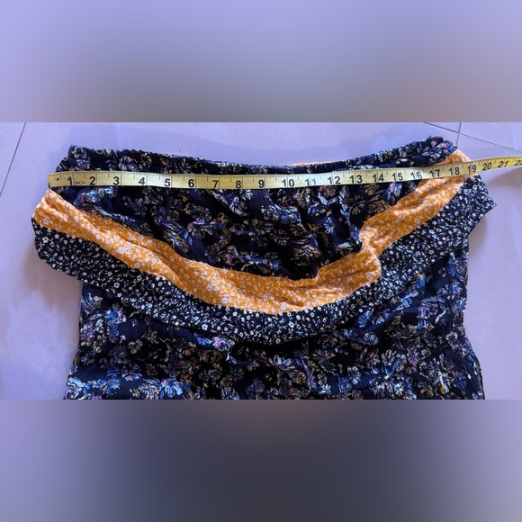 Floral Wide-Leg Pants with Yellow Trim MUDD STRAPPLES BLACK FLORAL JUMPSUIT - Picture 5 of 16